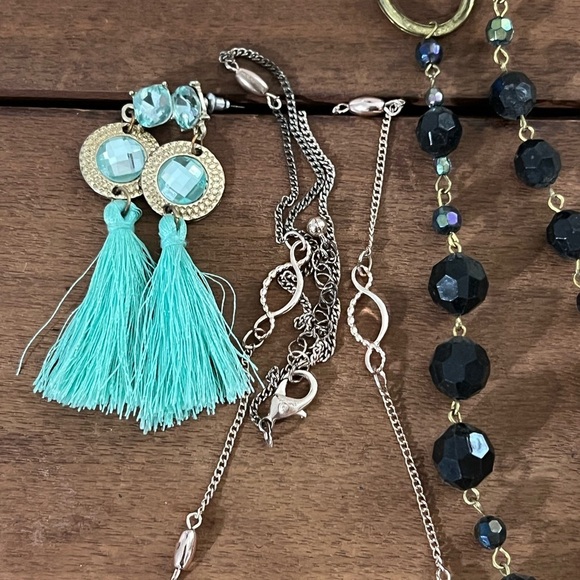 LOT of 9 Gold Mixed Metal and Bead Necklaces short and long - Picture 5 of 7